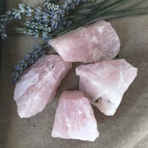 Quartzo rosa bruto médio