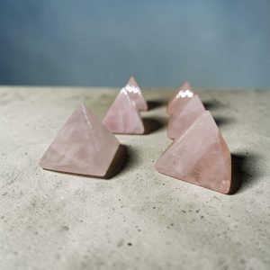 Piramide Quartzo Rosa 4x4cm