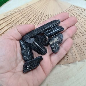 Turmalina Negra bruto média