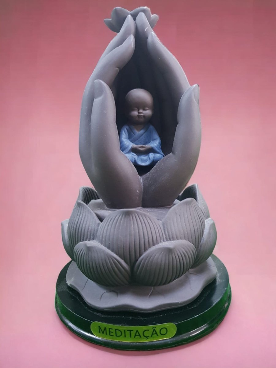 Fonte de Fumo Buda a Meditar